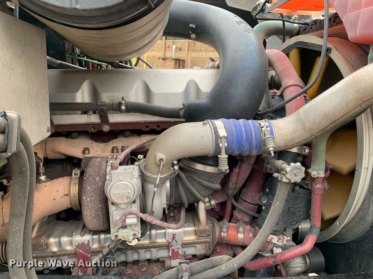 image for item DP8727 2013 Mack CHU613  semi truck