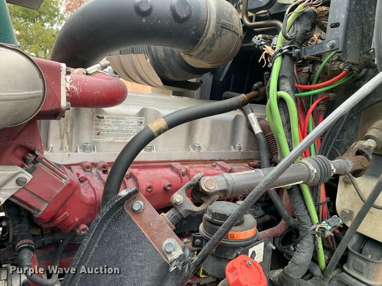 image for item DP8727 2013 Mack CHU613  semi truck