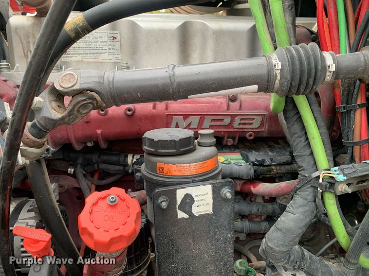 image for item DP8727 2013 Mack CHU613  semi truck