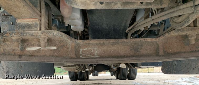 image for item DP8727 2013 Mack CHU613  semi truck