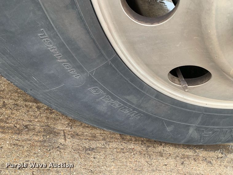 image for item DP8727 2013 Mack CHU613  semi truck