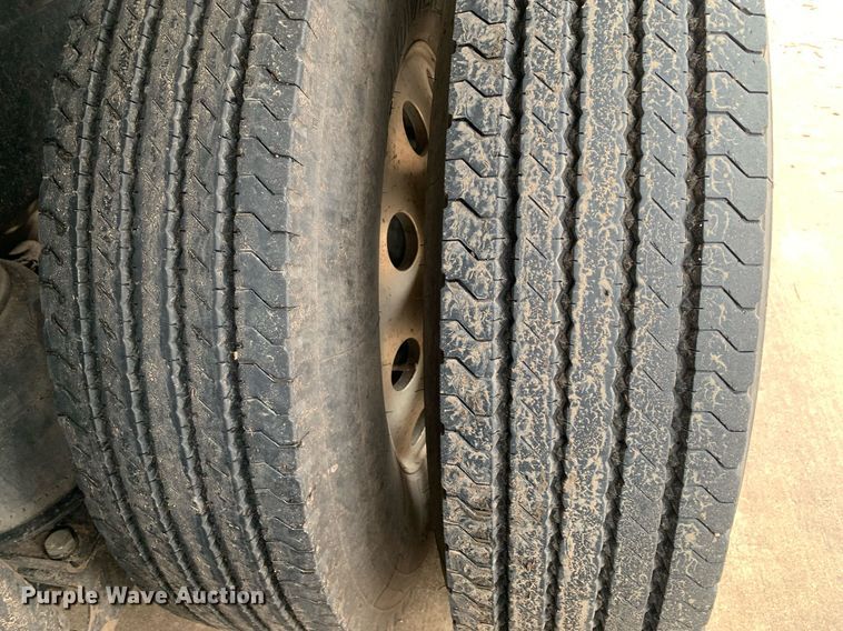 image for item DP8727 2013 Mack CHU613  semi truck