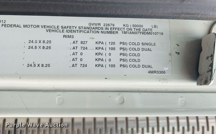 image for item DP8727 2013 Mack CHU613  semi truck