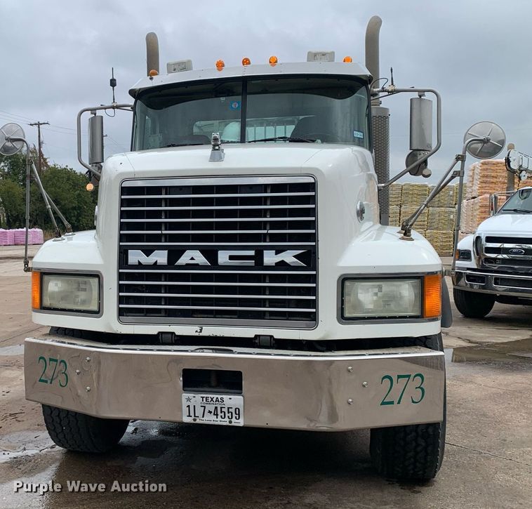 image for item DP8728 2007 Mack CL733  semi truck
