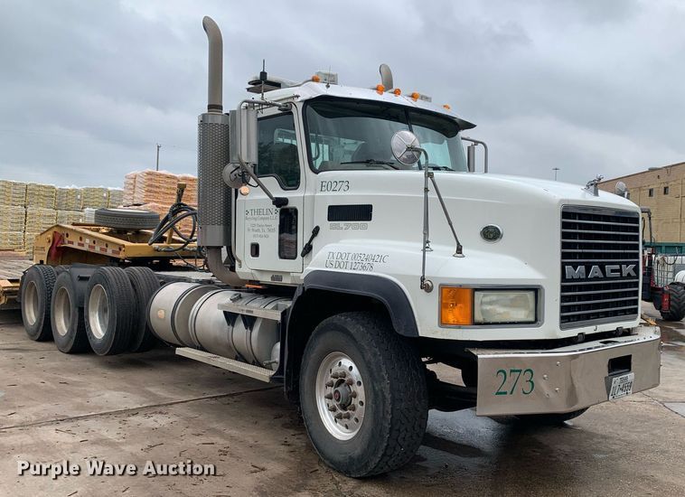 image for item DP8728 2007 Mack CL733  semi truck