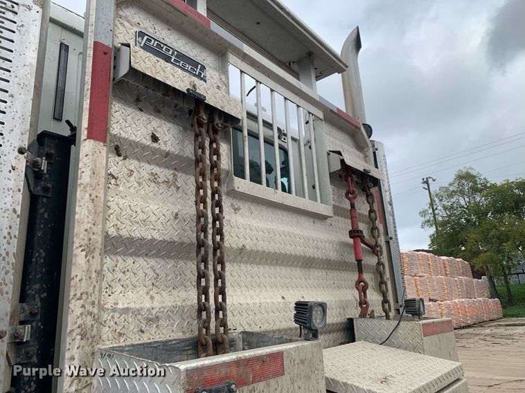 image for item DP8728 2007 Mack CL733  semi truck