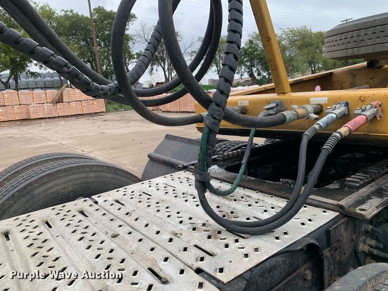 image for item DP8728 2007 Mack CL733  semi truck