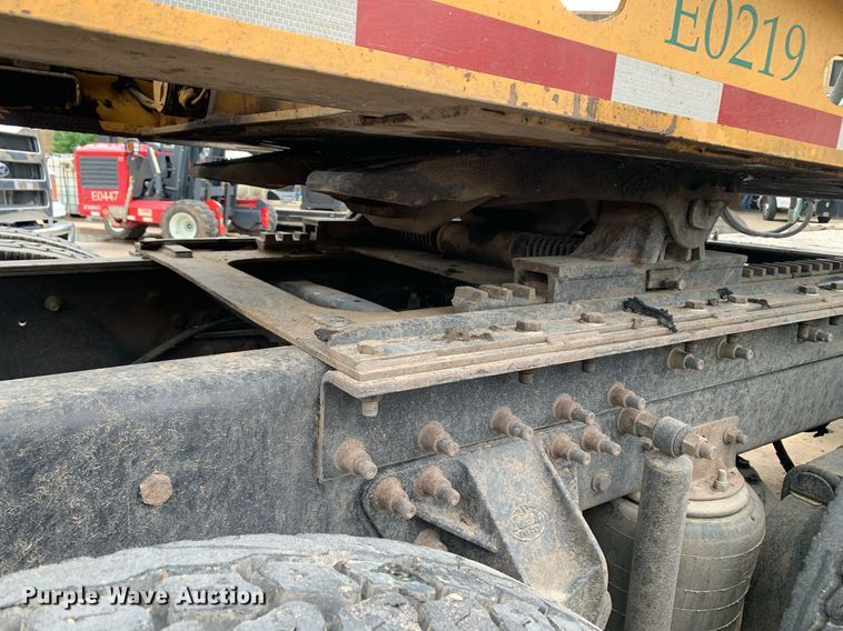 image for item DP8728 2007 Mack CL733  semi truck