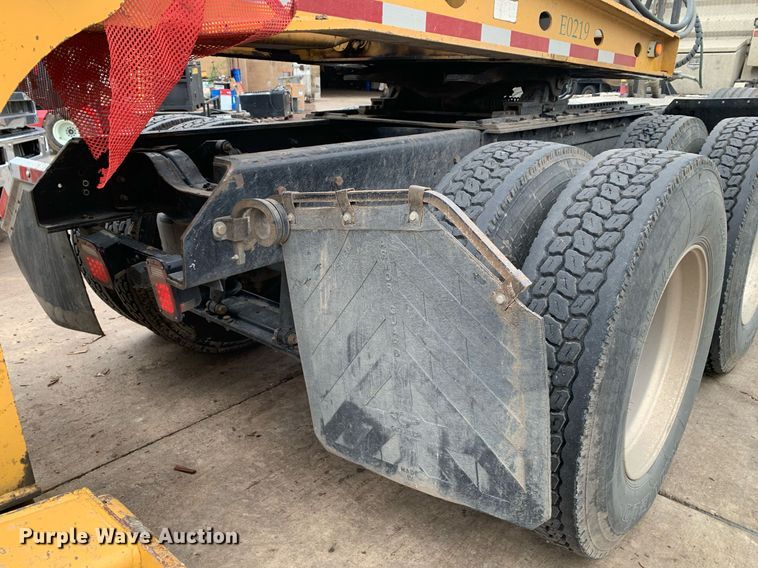 image for item DP8728 2007 Mack CL733  semi truck