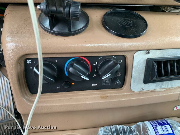 image for item DP8728 2007 Mack CL733  semi truck