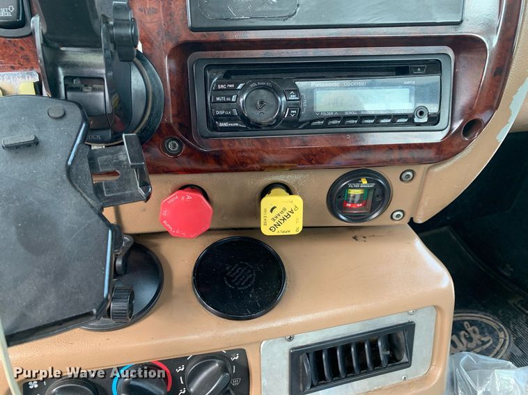 image for item DP8728 2007 Mack CL733  semi truck