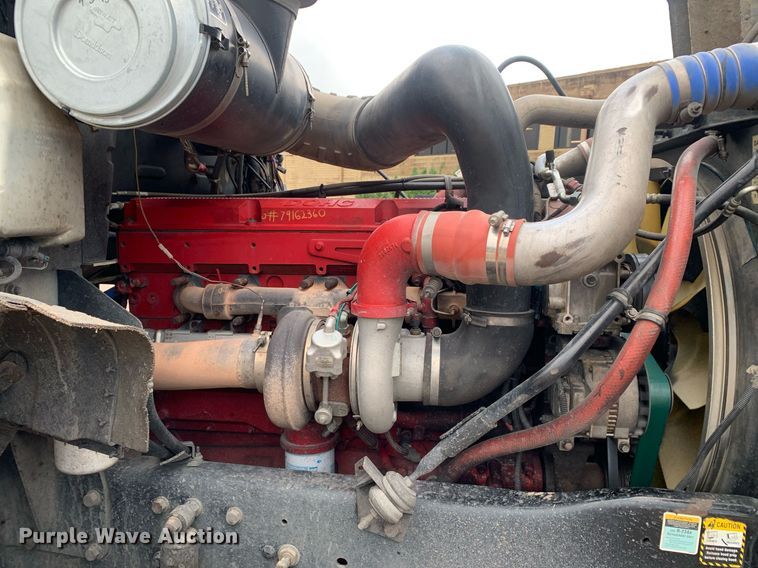 image for item DP8728 2007 Mack CL733  semi truck