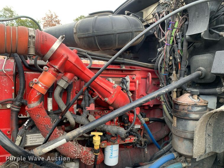 image for item DP8728 2007 Mack CL733  semi truck