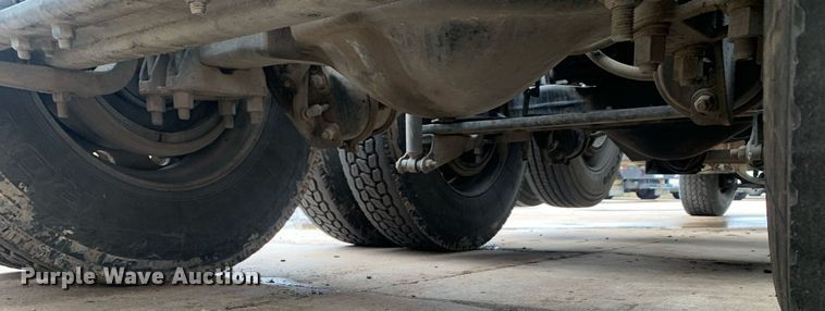 image for item DP8728 2007 Mack CL733  semi truck