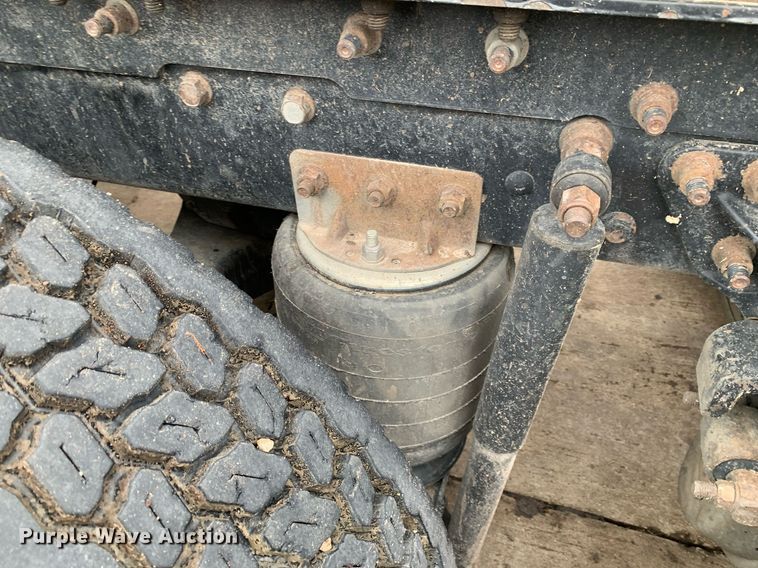 image for item DP8728 2007 Mack CL733  semi truck