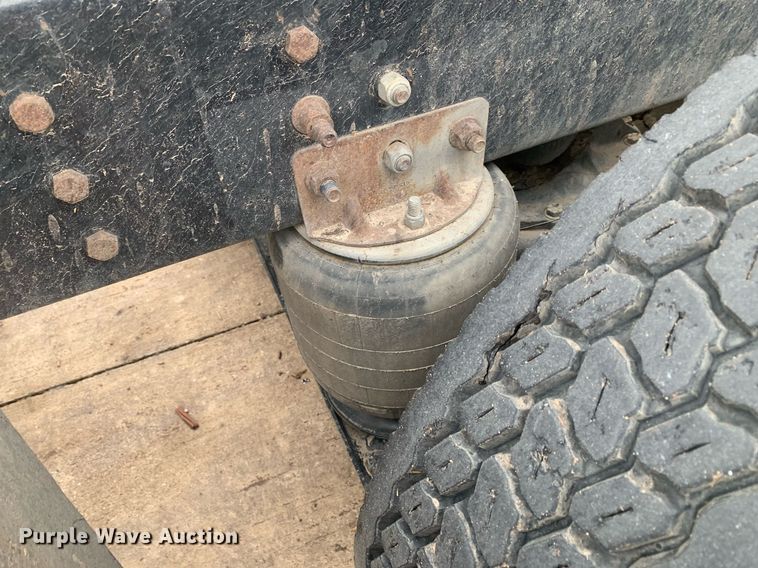 image for item DP8728 2007 Mack CL733  semi truck