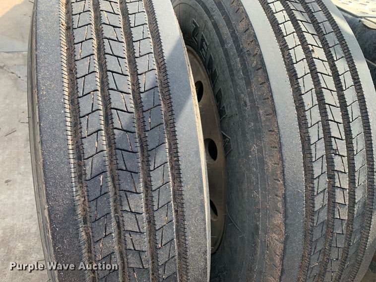 image for item DP8728 2007 Mack CL733  semi truck