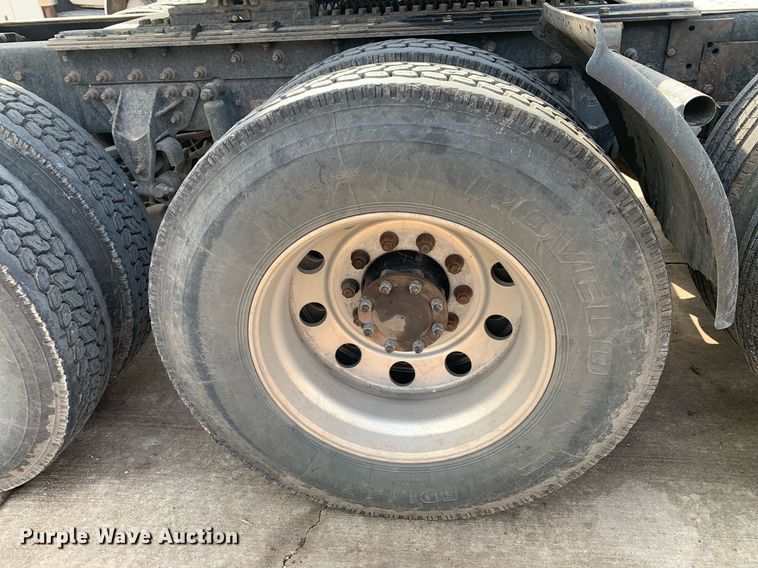 image for item DP8728 2007 Mack CL733  semi truck