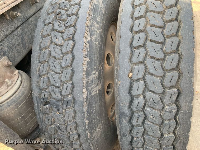 image for item DP8728 2007 Mack CL733  semi truck