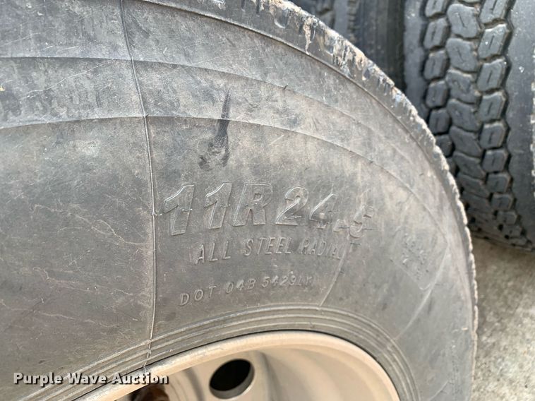 image for item DP8728 2007 Mack CL733  semi truck