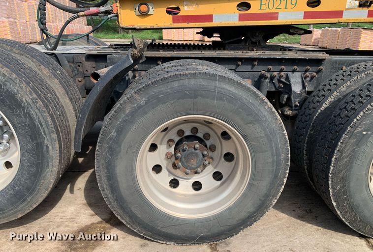 image for item DP8728 2007 Mack CL733  semi truck