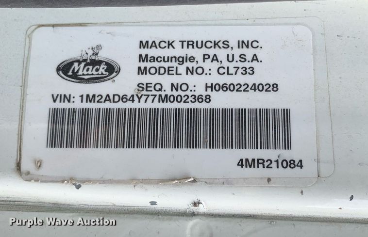 image for item DP8728 2007 Mack CL733  semi truck