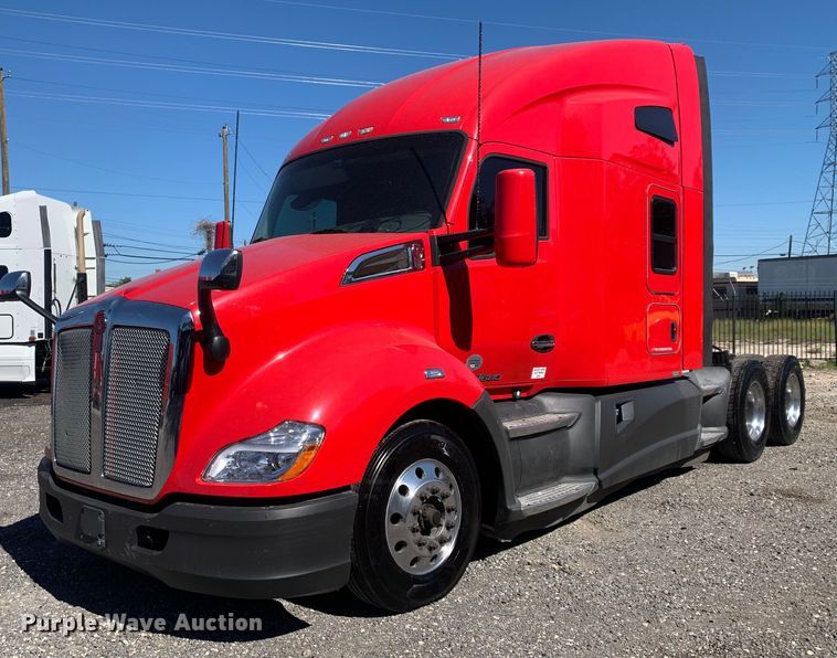 image for item DP8736 2016 Kenworth T680  semi truck