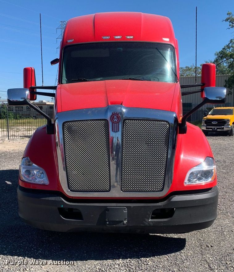 image for item DP8736 2016 Kenworth T680  semi truck