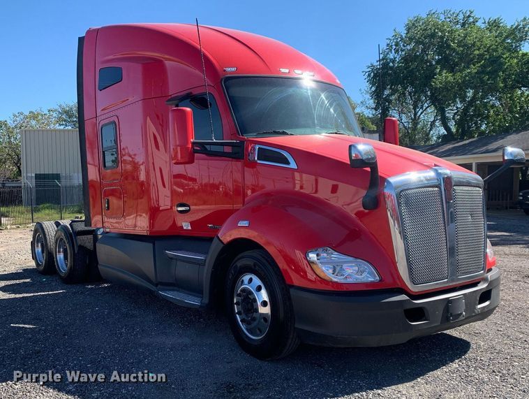 image for item DP8736 2016 Kenworth T680  semi truck