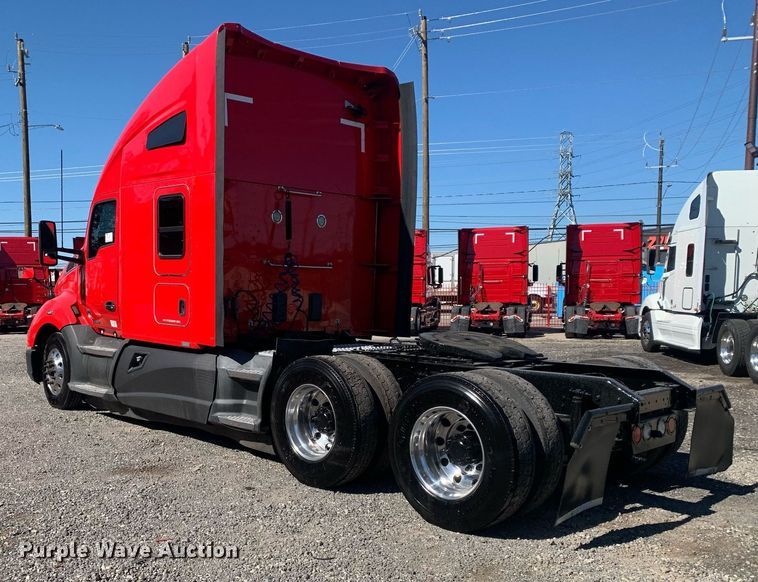 image for item DP8736 2016 Kenworth T680  semi truck