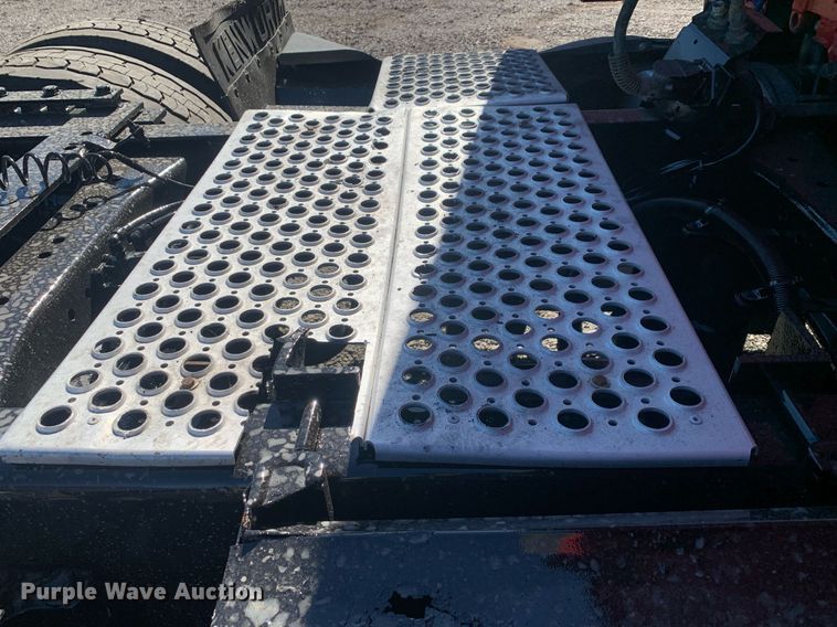 image for item DP8736 2016 Kenworth T680  semi truck