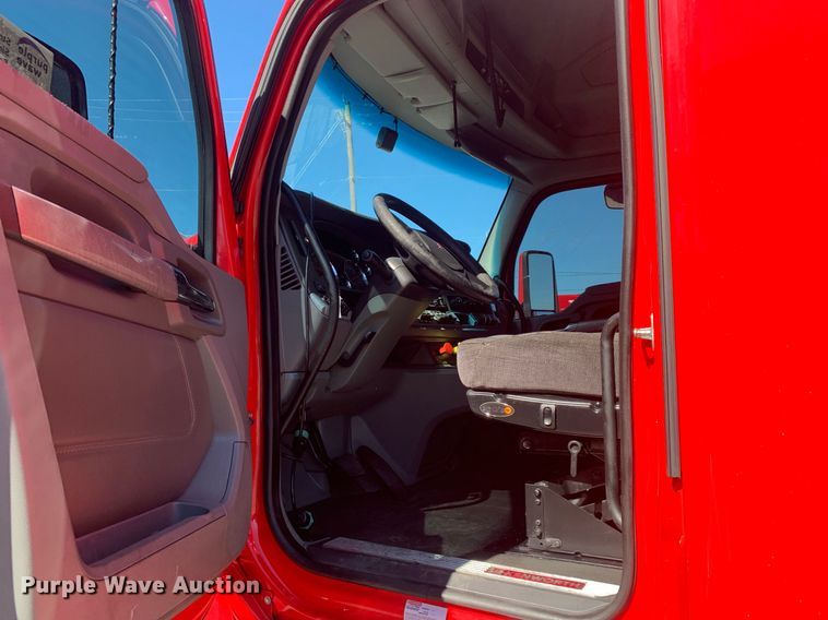 image for item DP8736 2016 Kenworth T680  semi truck