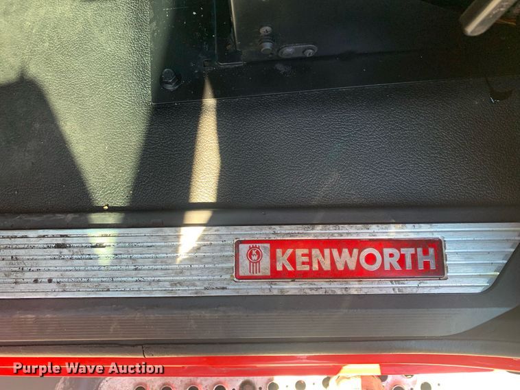 image for item DP8736 2016 Kenworth T680  semi truck