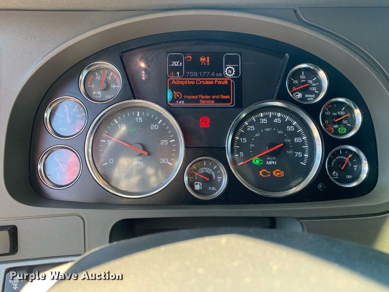 image for item DP8736 2016 Kenworth T680  semi truck