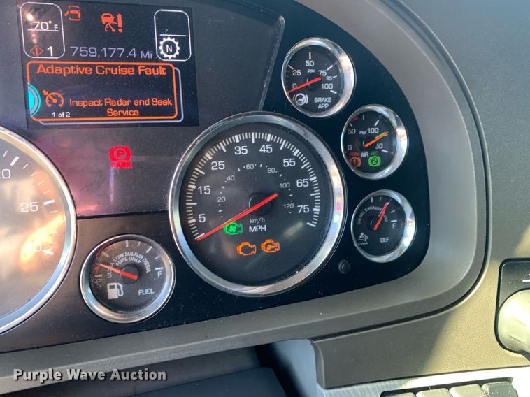 image for item DP8736 2016 Kenworth T680  semi truck