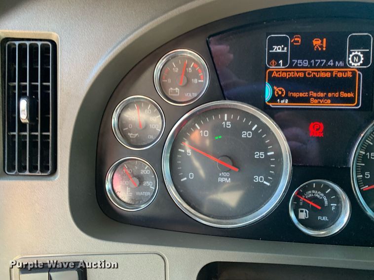 image for item DP8736 2016 Kenworth T680  semi truck