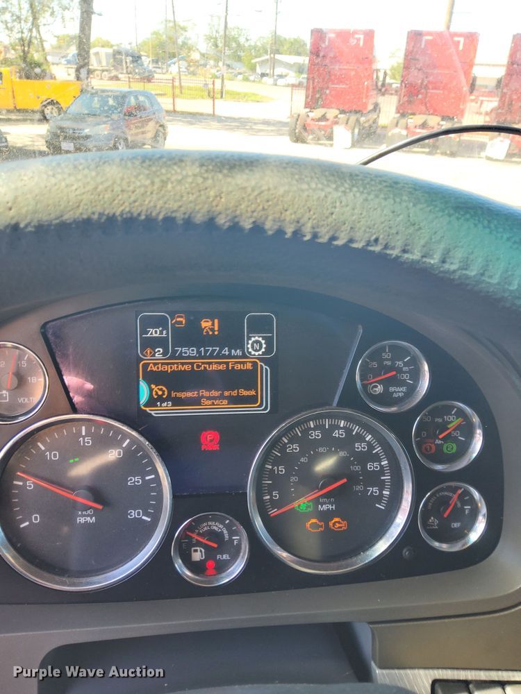 image for item DP8736 2016 Kenworth T680  semi truck