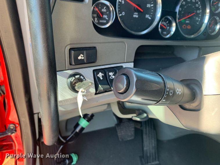 image for item DP8736 2016 Kenworth T680  semi truck