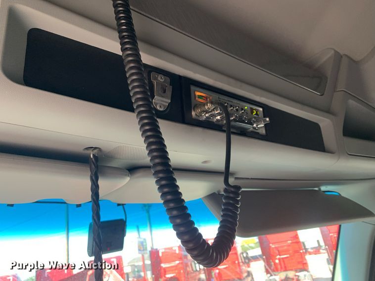 image for item DP8736 2016 Kenworth T680  semi truck