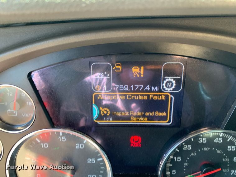 image for item DP8736 2016 Kenworth T680  semi truck