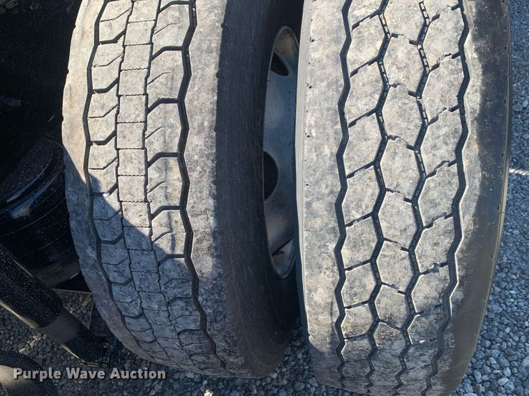 image for item DP8736 2016 Kenworth T680  semi truck