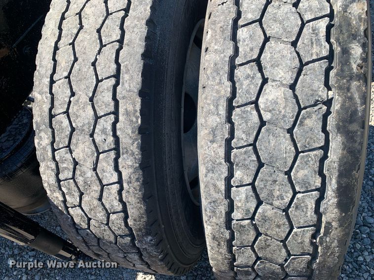 image for item DP8736 2016 Kenworth T680  semi truck