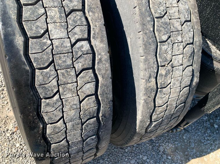 image for item DP8736 2016 Kenworth T680  semi truck