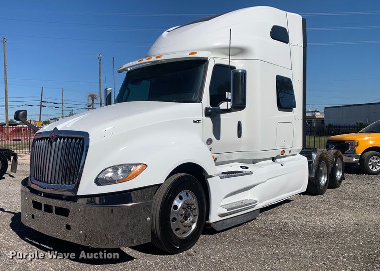 image for item DP8737 2020 International LT625  semi truck
