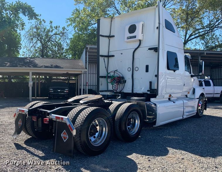 image for item DP8737 2020 International LT625  semi truck