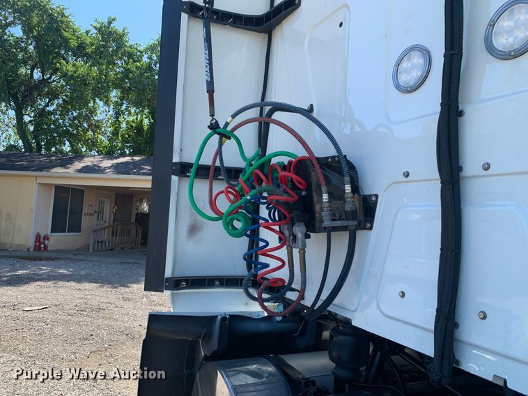 image for item DP8737 2020 International LT625  semi truck