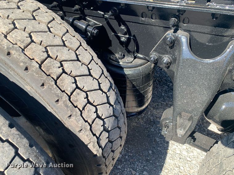 image for item DP8737 2020 International LT625  semi truck