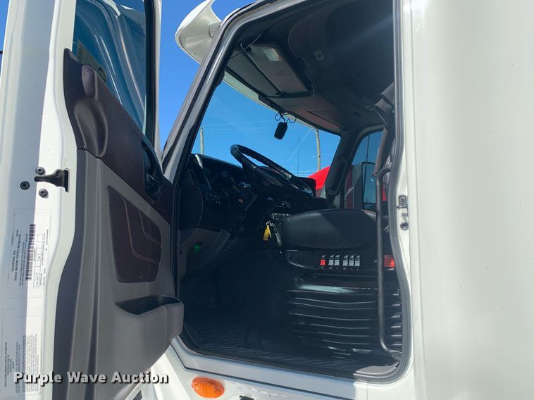 image for item DP8737 2020 International LT625  semi truck