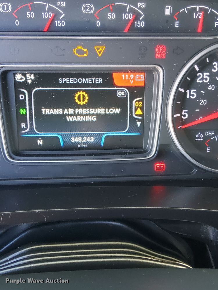 image for item DP8737 2020 International LT625  semi truck