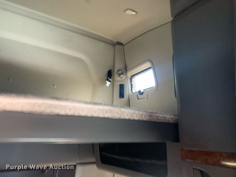 image for item DP8737 2020 International LT625  semi truck